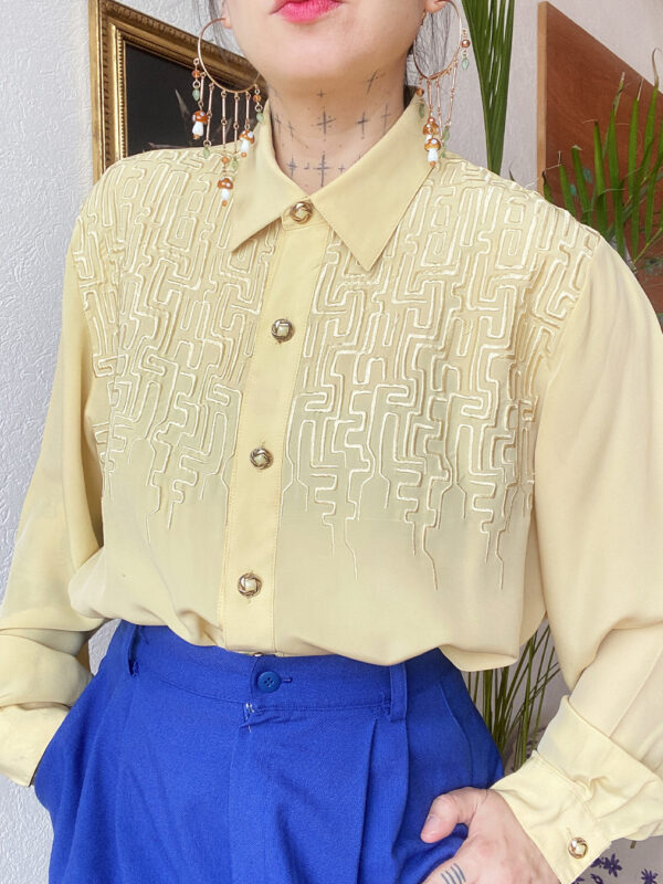 Camisa laberinto amarillo