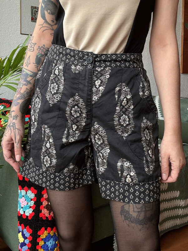 Short Knox Rose