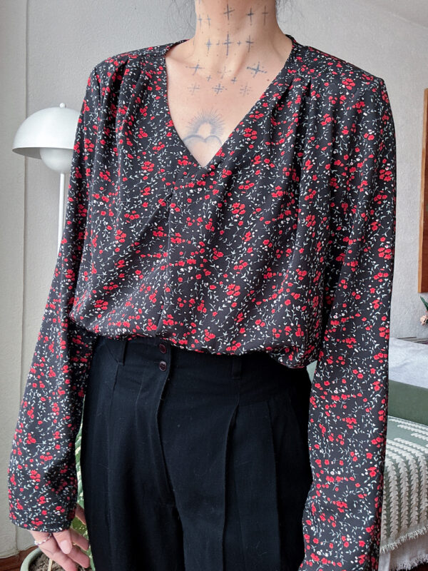 Blusa rosas