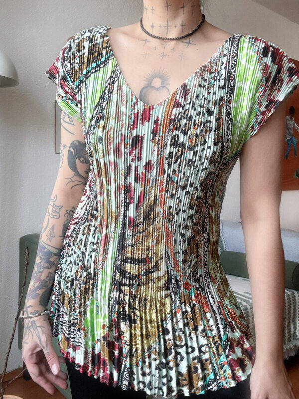 Top pleated